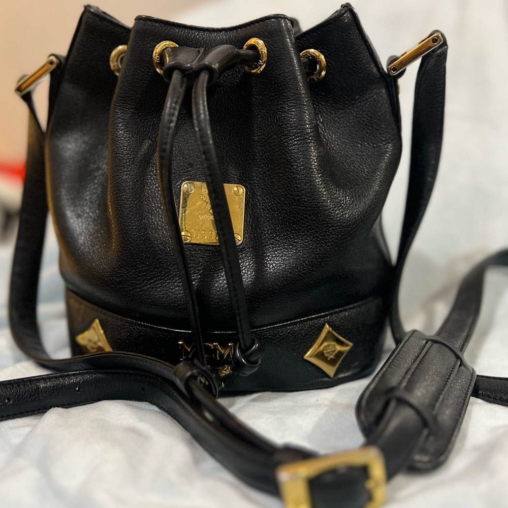 MCM Black Leather Bucket Bag. Pre❣️